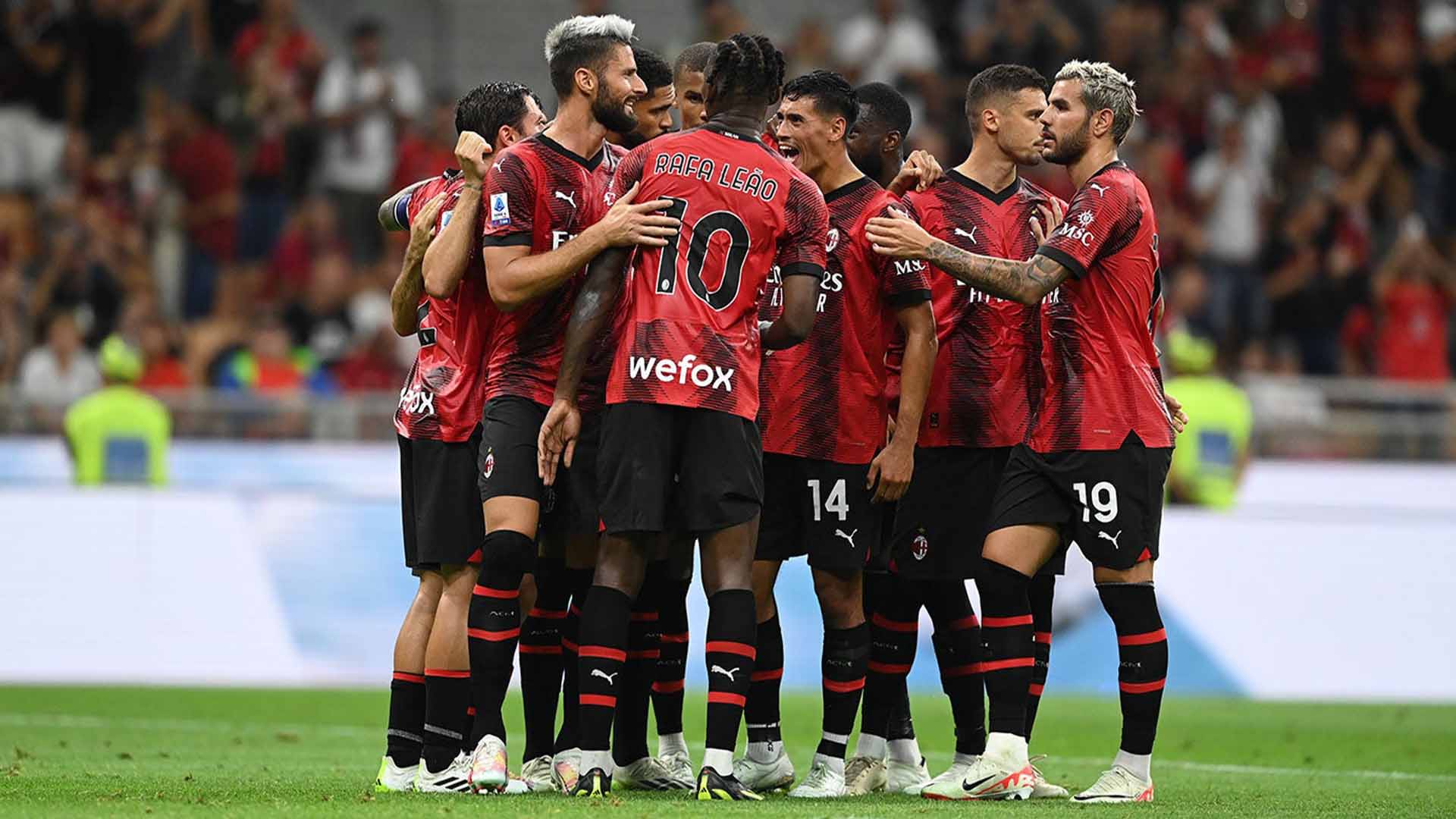 Rafael Leão Berkilau, AC Milan Menang 2-0 atas Roma