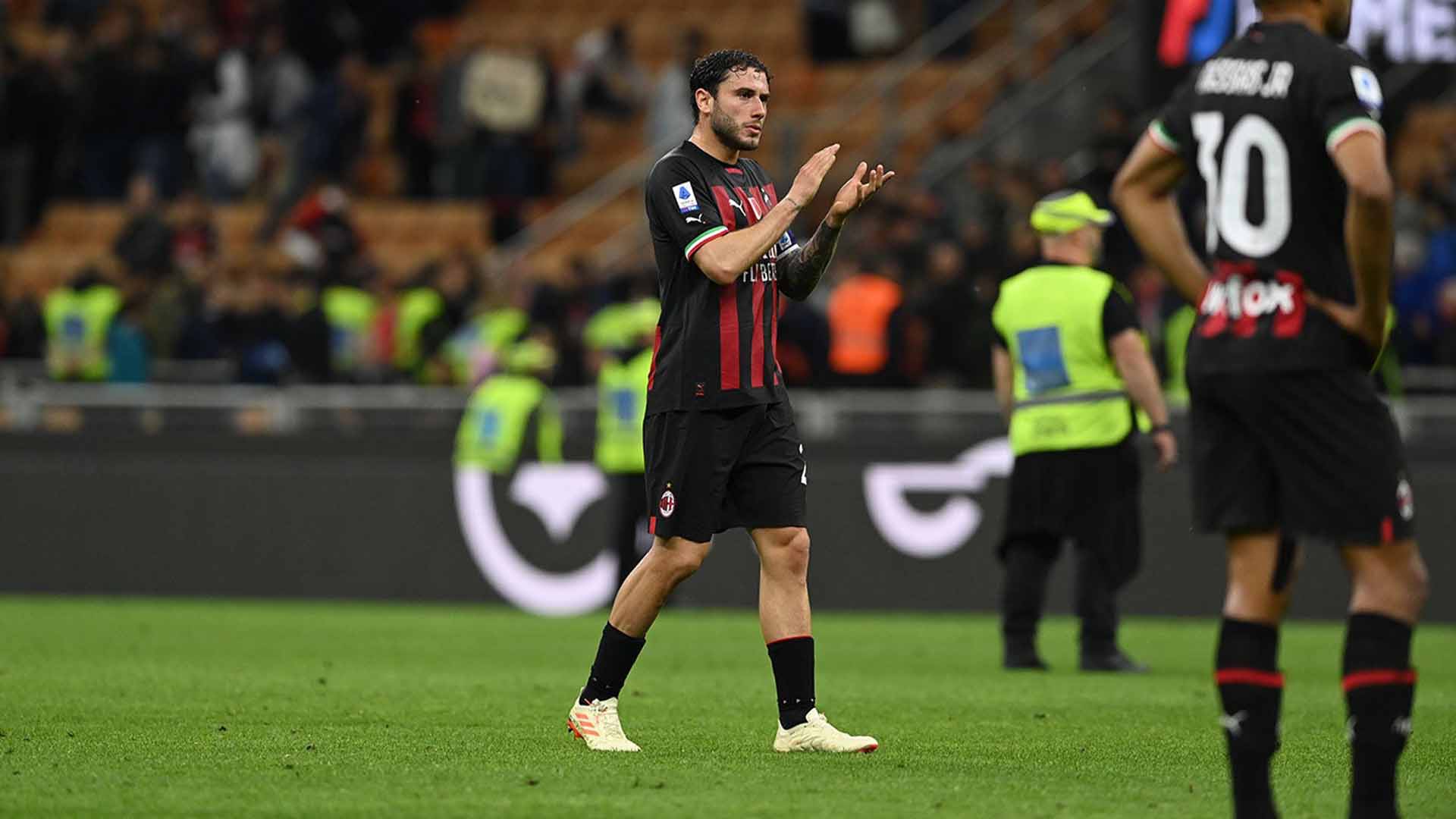 Fiorentina Curi Poin di San Siro, AC Milan Gagal Menang
